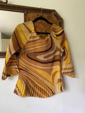 Vintage y2k Pleated Yellow Brown Swirl Psychedelic Abstract Top Large Boho